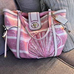 Pink coach seashell hang bag -so cute!!